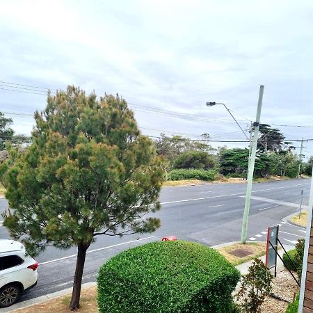 Aspendale Beach Escape -Walk To Mordialloc Apartment Exterior photo